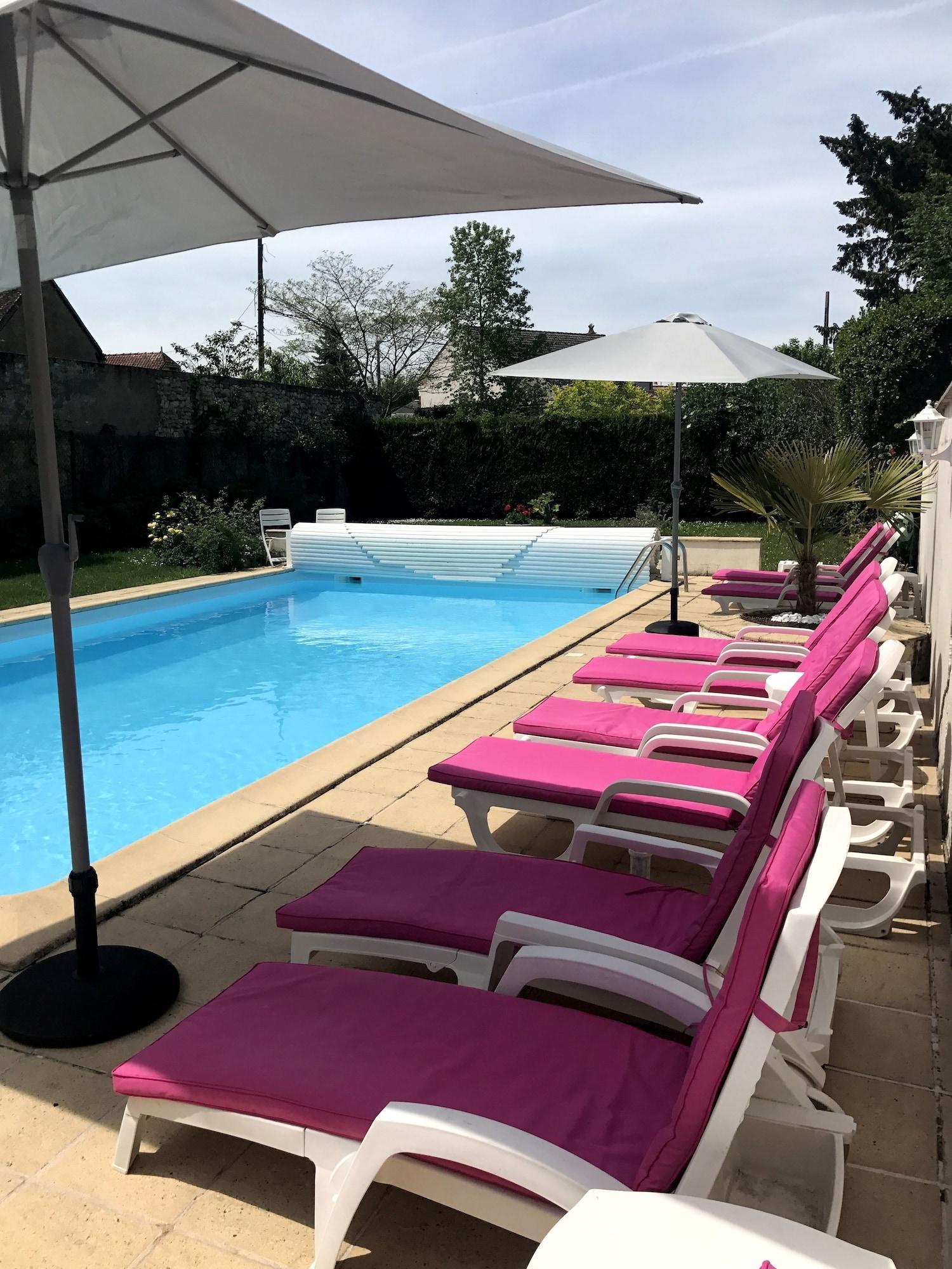 Logis Hotel Restaurant Le Cheval Blanc Blere Eksteriør bilde